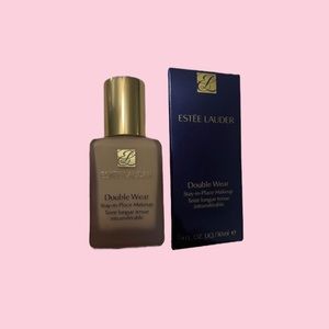 Estee Lauder double wear stay in place make up
